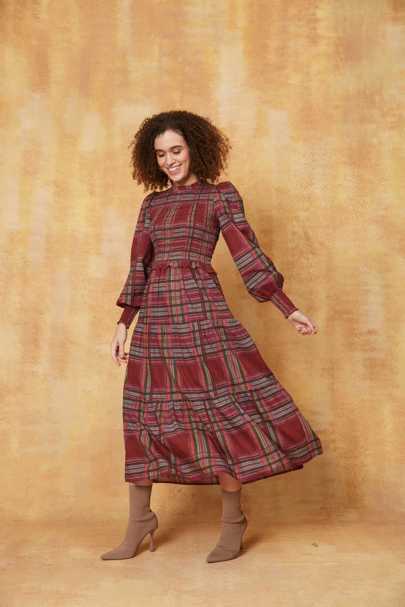 red plaid maxi dress IVY Giorgio Armani High-Neck Long-Sleeve Face Make Up a playful maxi dress Length:59